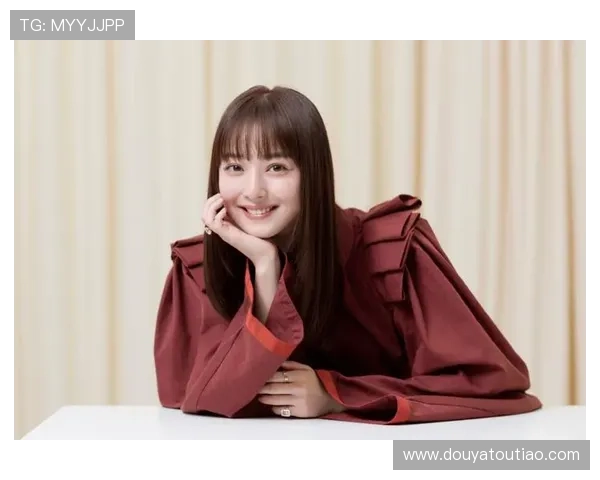 佐佐木希：不止于颜值的荧幕精灵，一次次蜕变的日系女演员